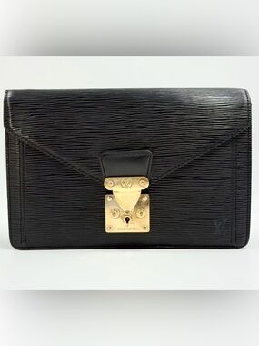 Louis Vuitton Dragonne Clutch Epi Leather Noir Black🖤